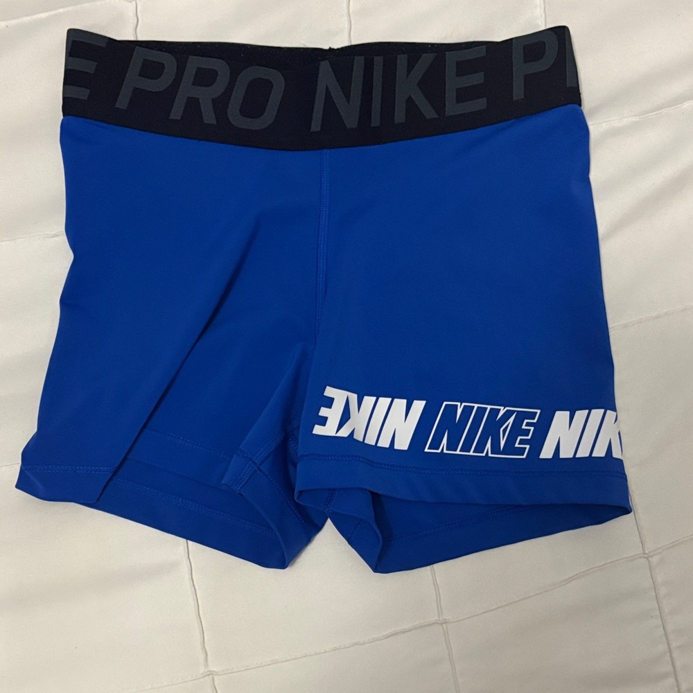 Women’s Nike Pros